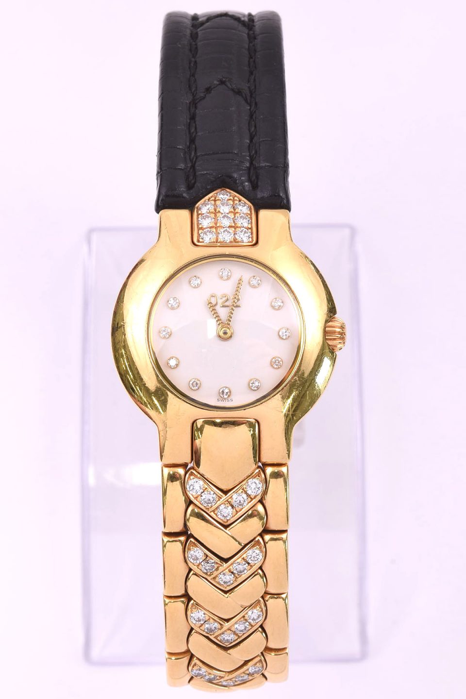 VERSACE 腕時計 電池切れ 裏蓋とラグが一体化した VERSACE ヴェルサーチの電池交換